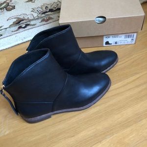 NIB Ugg Black Bruno Leather Booties